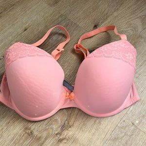 Aerie women’s size 34 D underwire Tshirt bra, formed cups, peach color, lace
